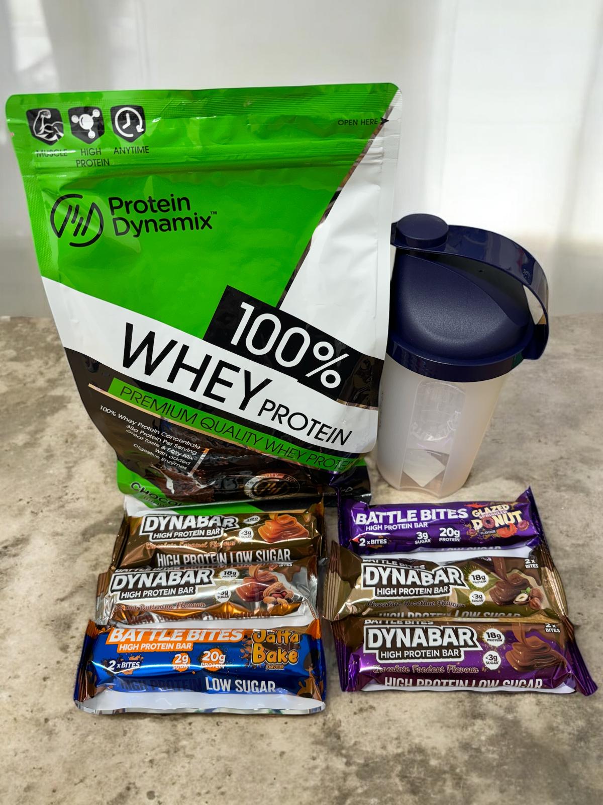 Dynamix chocolate brownie protein, 6 protein bars (picked randomly from multiple delicious flavours) and FREE 500ml shaker 